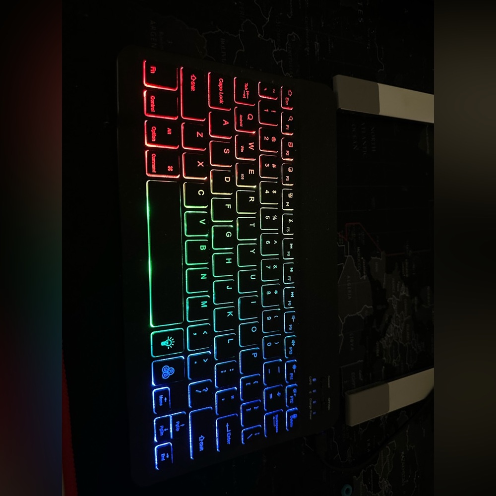 Bluetooth keyboard rgb lighting